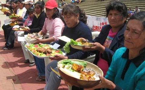 Beneficiarias de JUNTOS celebran 47 años de creación de El Faique