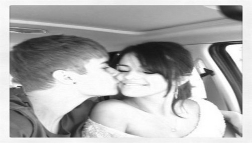 El beso de cumpleaños que Justin Bieber le dio a Selena Gómez