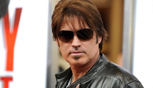 Billy Ray Cyrus padre de Miley tuvo un avistamiento extraterrestre