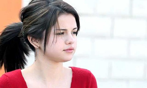 Selena Gomez dedica sentido mensaje a su madre en Navidad