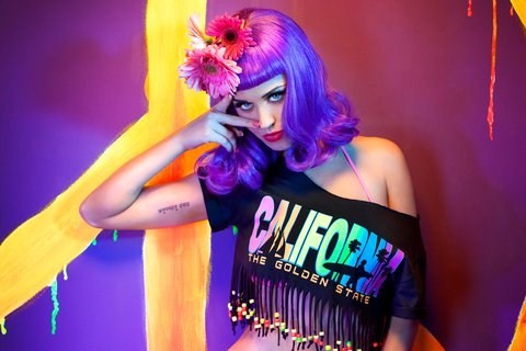 Katy Perry lanza pestañas postizas al mercado