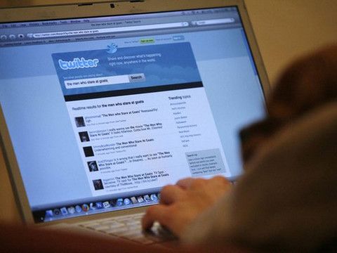 Twitter censurará 'tuits' de contenido ofensivo