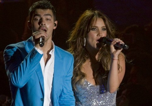 Joe Jonas y Dulce María a dúo en los MTV World Stage México 2011