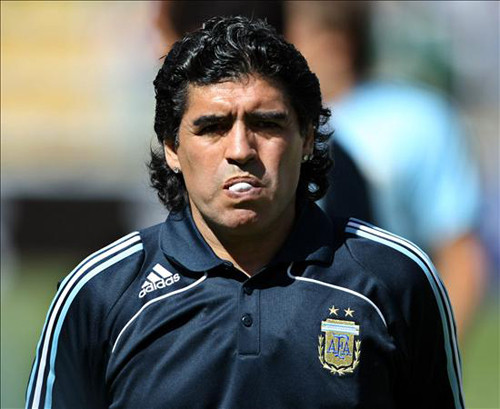 Maradona es el personaje más odiado del fútbol