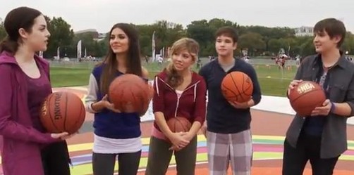 Victorious vs iCarly en Día Mundial de Juego Nickelodeon (video)
