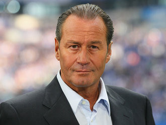 Huub Stevens sería el nuevo técnico del Schalke 04
