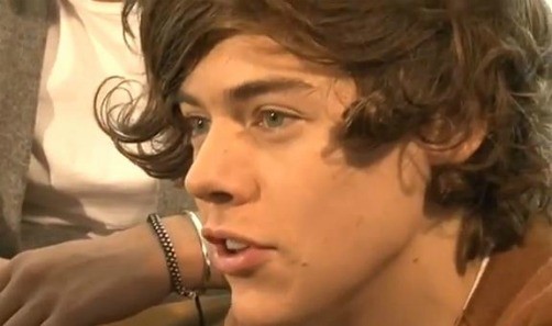 Harry Styles de One Direction: No bese a Caroline Flack