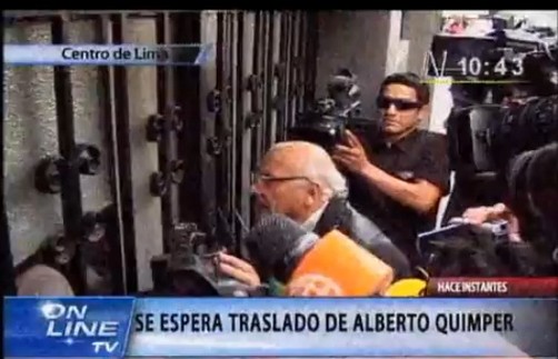 Hermano de Alberto Quimper destruye puerta de clínica