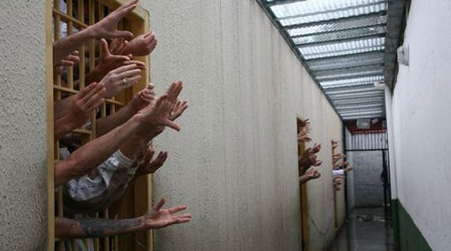 Brasil: 80 presos fugan de cárcel