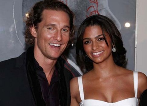 Matthew McConaughey le ha pedido matrimonio a Camila Alves