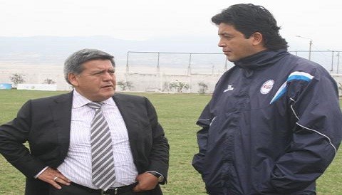 César Acuña cumple fichajes a Víctor Rivera y ahora le pide el campeonato