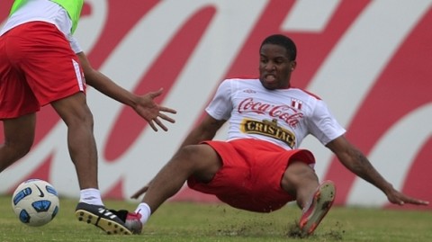 Tres equipos rusos pretenden a Jefferson Farfán