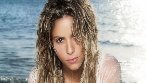 Shakira lamenta la muerte de Joe Arroyo