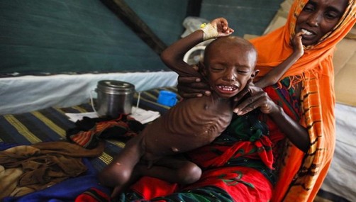 Somalia: Abren puente aéreo para lanzar alimentos