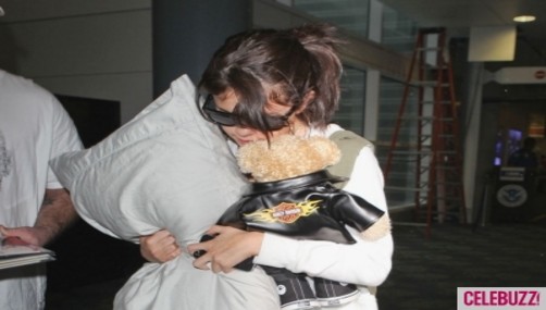 Selena Gomez recibe osito 'teddy' de Justin Bieber