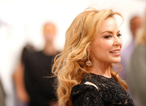 Kylie Minogue sorprende a su fans en Facebook