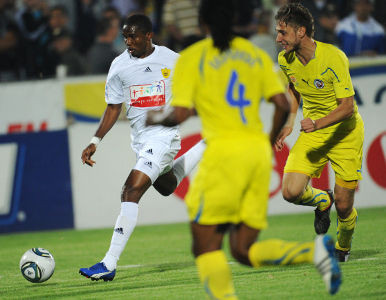 Samuel Eto'o marcó su primer gol con el Anzhi