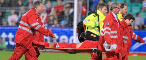 Jugador noruego se desploma durante partido (VIDEO)