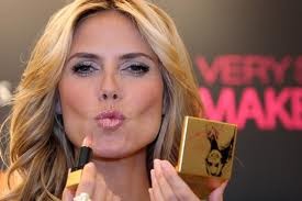 Heidi Klum se trasforma en un simio