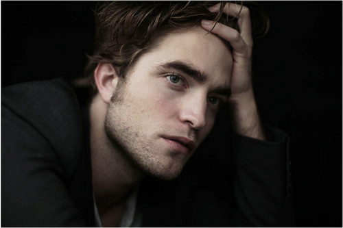 Robert Pattinson pensaba en comer mientra rodaba escenas de sexo con Kristen Stewart
