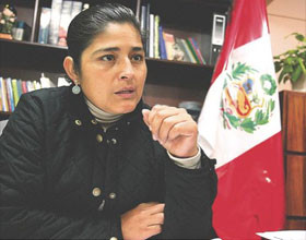 Cuestionan contratación de hija de ex congresista Nancy Obregón en el Congreso