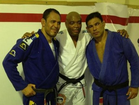Hermanos Nogueira y Anderson Silva entrenan jiu jítsu juntos