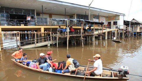 A bordo de canoas ministro Tejada realizará atención médica fluvial contra el dengue en Loreto