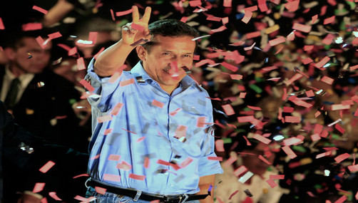 Primer gabinete de Ollanta Humala jura al mediodía