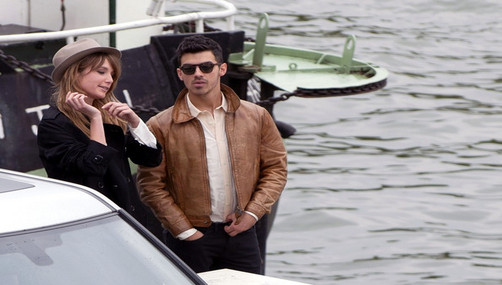 Joe Jonas sigue filmando 'Just in Love' en Paris