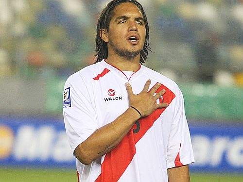 Juan Vargas llegó a Lima para empezar entrenamientos con la selección