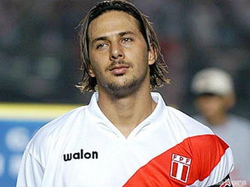 Claudio Pizarro ya está en Lima y quiere jugar en el Nacional