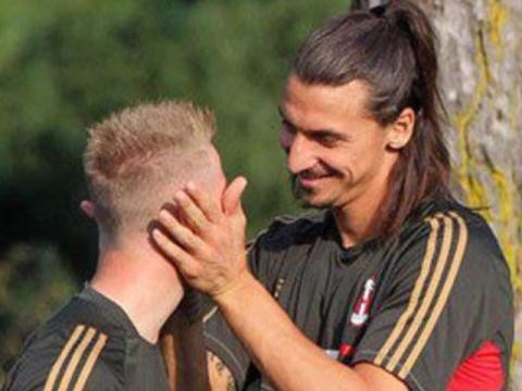 Zlatan Ibrahimovic fue captado en fotos comprometedoras con Cassano