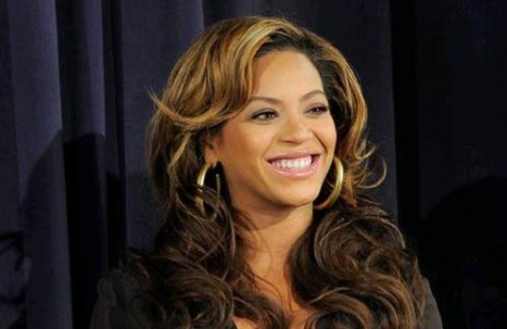 Beyoncé usó pechos falsos en presentación de su DVD