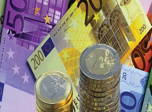 Europa analiza retorno a la moneda nacional como alternativa ante la crisis