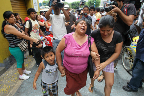 Familiares de internos fallecidos protagonizaron desgarradoras escenas de dolor