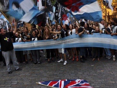 Argentina insta a empresarios a reducir importaciones británicas
