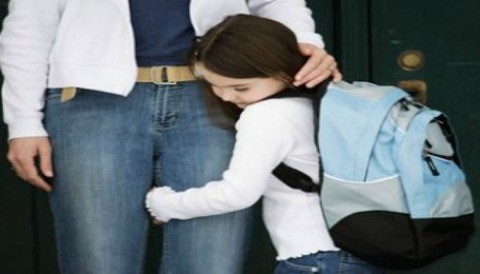 Es totalmente normal que menores presenten ansiedad en el primer día de clases