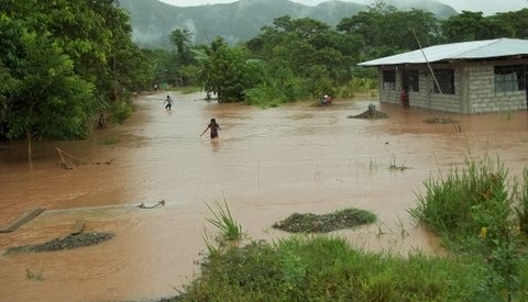 Declaran en situación de emergencia a tres provincias de Tumbes por constantes lluvias