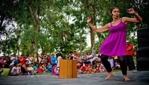 Tres Latidos: Espectáculo de malabarismo, música y teatro