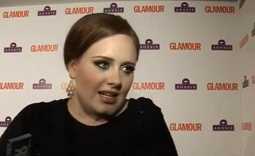 Adele cancela sus presentaciones por operación a la garganta
