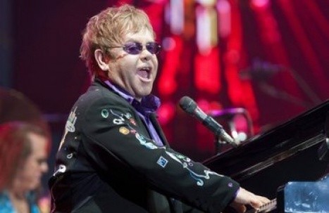 Elton John fue nominado a los Globos de Oro