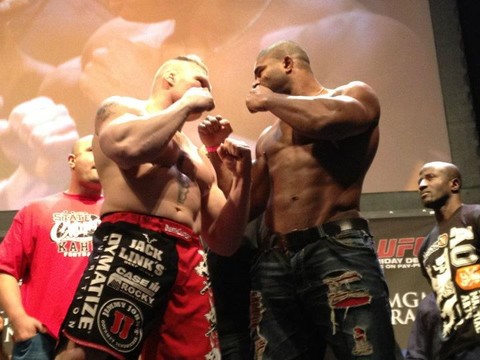 UFC 141: El pesaje completo del Lesnar vs Overeem