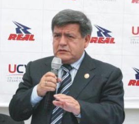 Cusco: César Acuña anunció postulación a elecciones del 2016