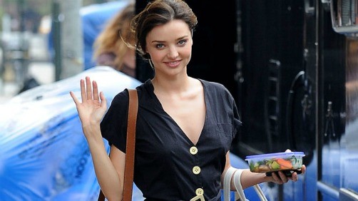 Miranda Kerr le compra calzoncillos de seda a Orlando Bloom