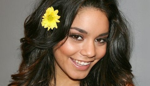 Vanessa Hudgens disfruta su romance con Austin Butler