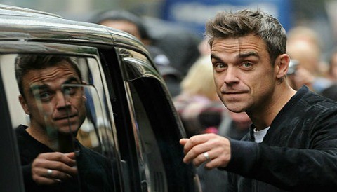 Robbie Williams quiere una estatua de su mujer