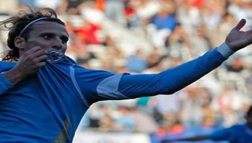 Diego Forlán: 'Agüero hubiera estado mejor en Chelsea'