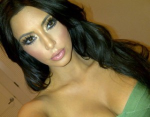 Ofrecen US$30 millones por video porno de Kim Kardashian