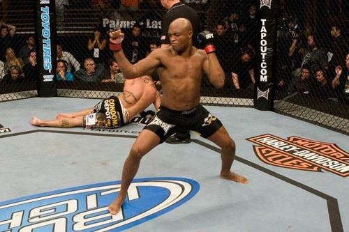 UFC: Anderson Silva llora con victoria de Minotauro