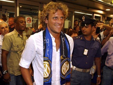 Diego Forlán jugará el cualquier posición en el Inter